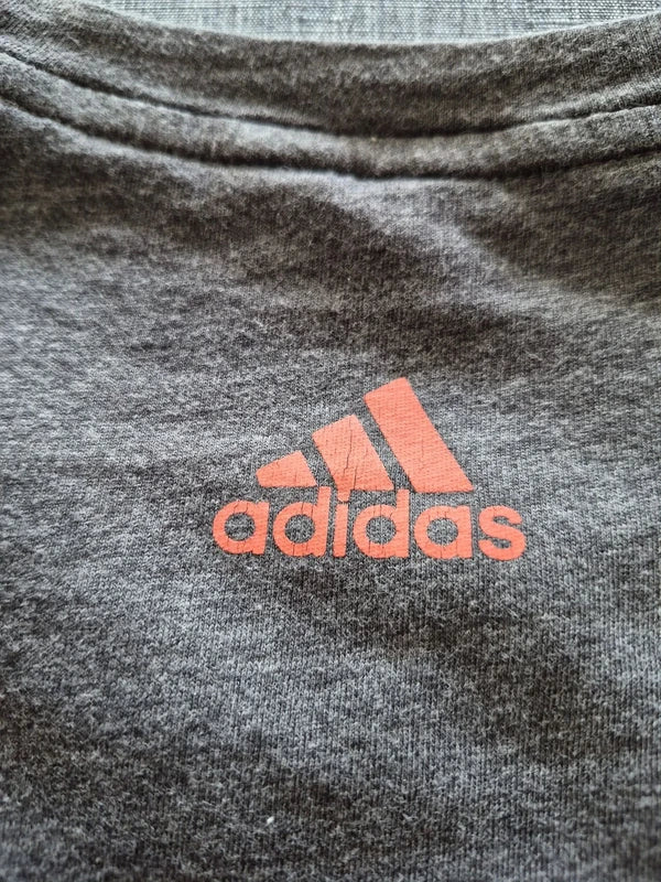 Adidas Damen Logo T-Shirt in Grau MeliertKoralle – ca. Gr. SM