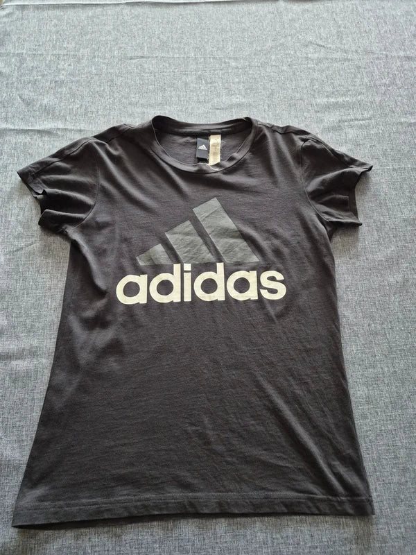 Adidas Damen Logo T-Shirt in SchwarzDunkelgrau – Gr. S