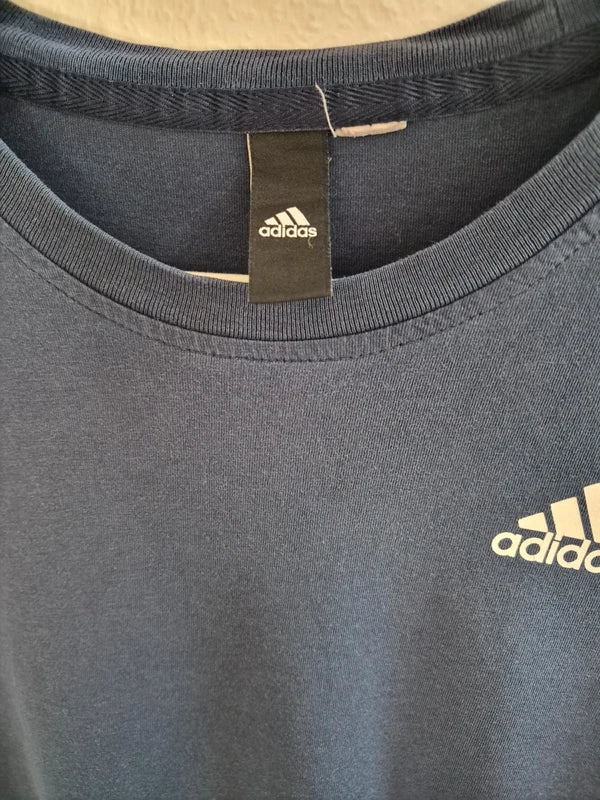 Adidas Essentials T-Shirt Dunkelblau – Herren Größe S (Mit kleinen Mängeln / Schnäppchen)