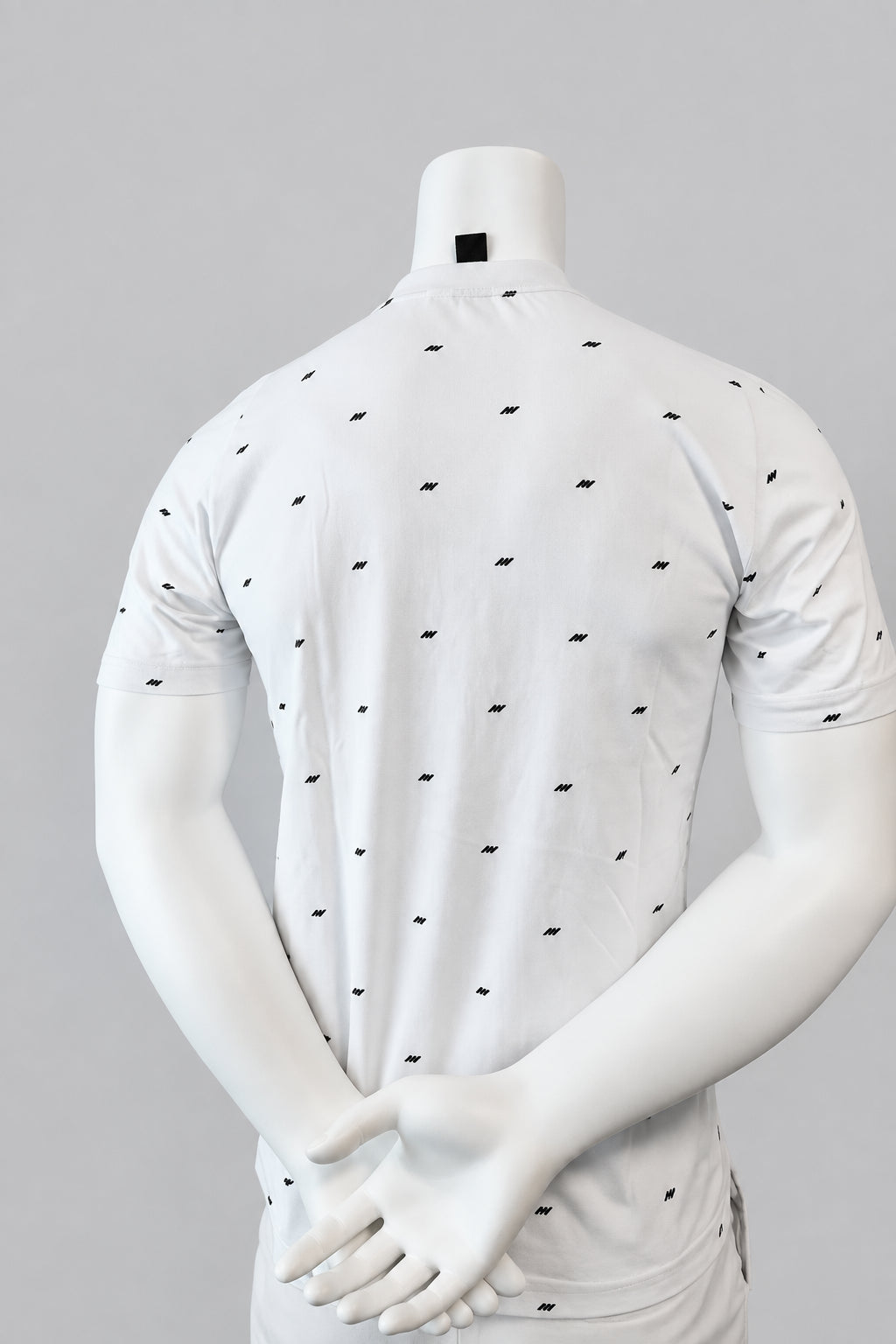 Adidas Pocket T-Shirt mit Allover-Print in Weiß/Schwarz – Gr. M