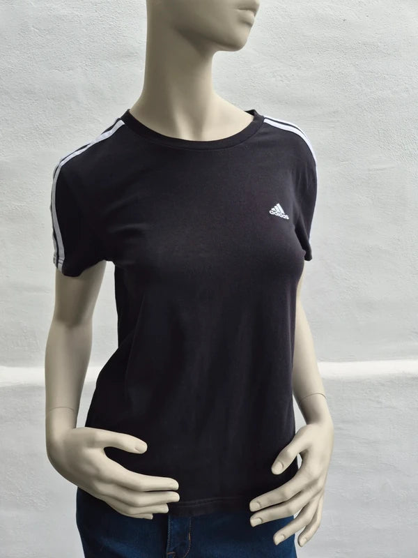 Adidas – Essentials 3-Stripes Damen T-Shirt in Schwarz/Weiß – Gr. M