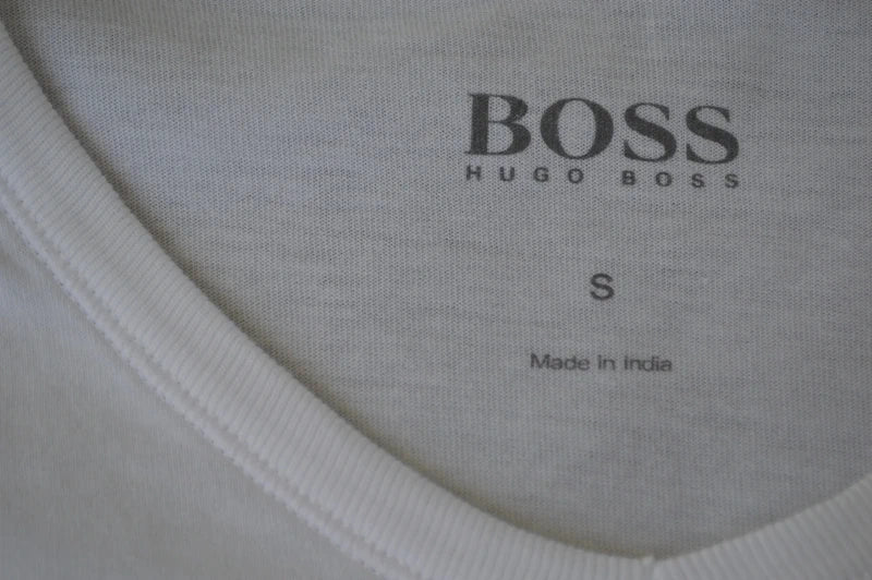 BOSS Hugo Boss Premium V-Neck T-Shirt in Weiß mit Logo-Stick – Gr. S (S/M)
