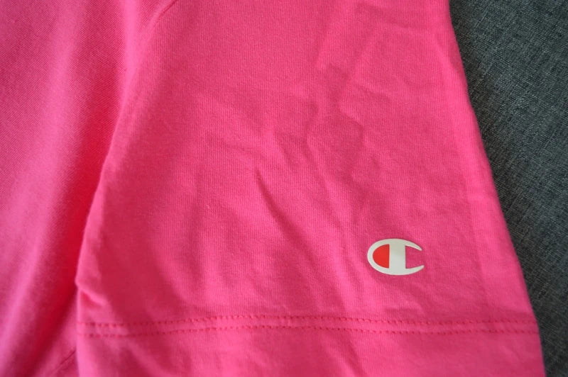 Champion Classic Script Logo T-Shirt – MagentaNeon-Pink – Gr. XL (Hervorragend)
