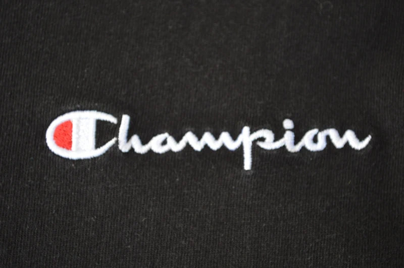 Champion Heritage T-Shirt in Schwarz mit Brust-Stick – Gr. S
