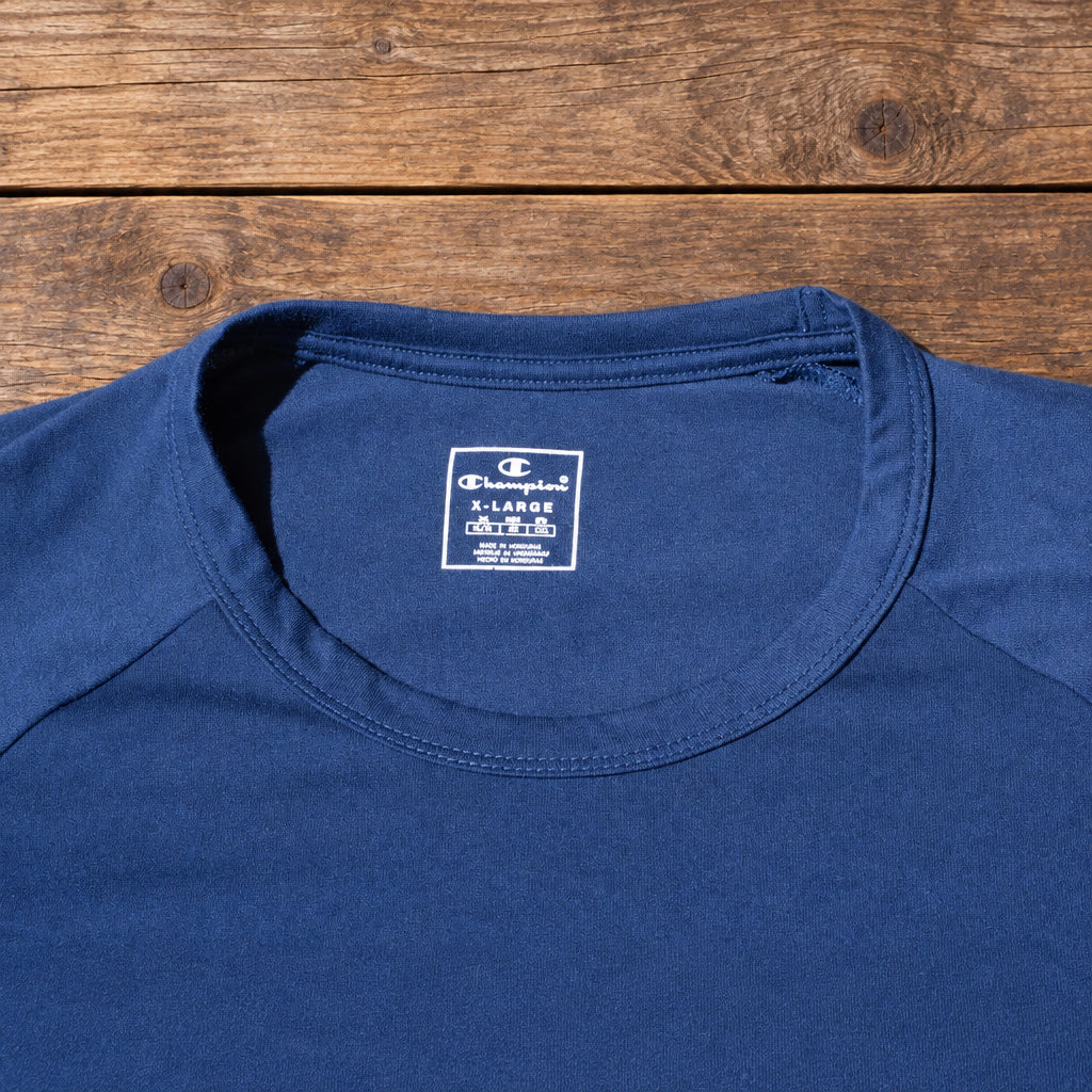 Champion Raglan Performance T-Shirt mit großem Script-Logo in Blau – Gr. XL