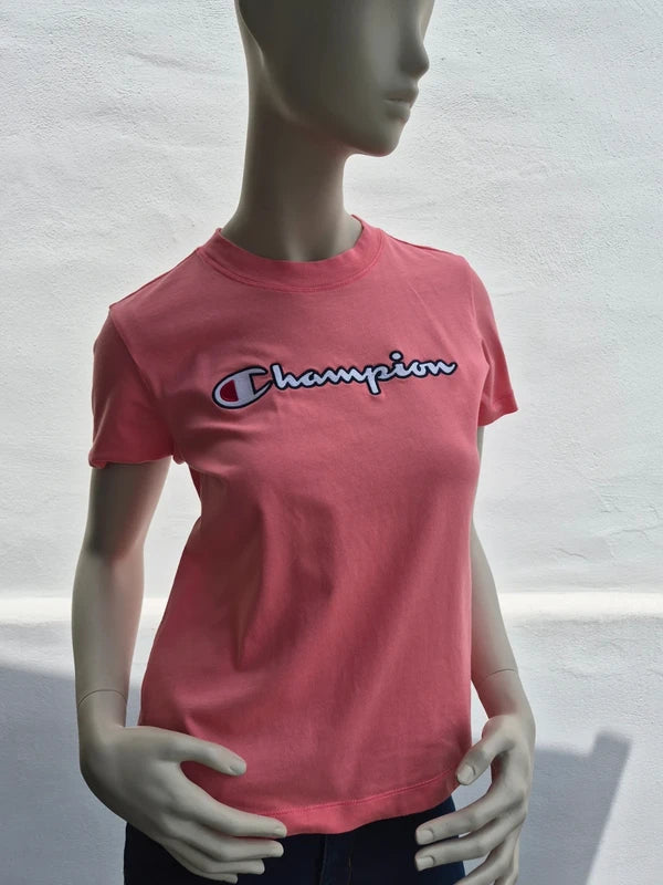 Champion – Damen T-Shirt mit Brust-Stickerei in Lachsrot / Coral – Gr. M
