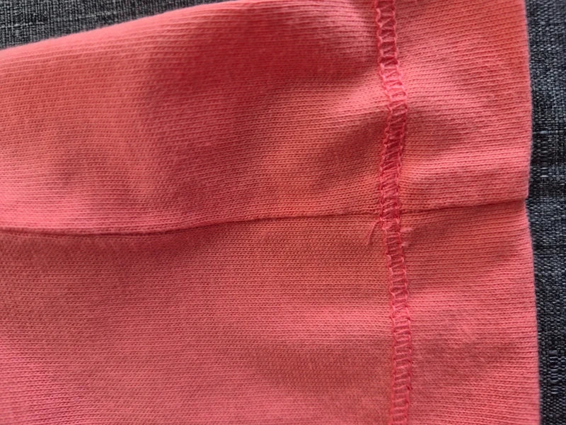 Champion – Damen T-Shirt mit Brust-Stickerei in Lachsrot / Coral – Gr. M