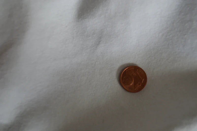 EA7 Emporio Armani – Damen Cropped T-Shirt in Weiß mit Ärmel-Prints – Gr. L (Stark getragen / Defekt- & Bastlerpreis)