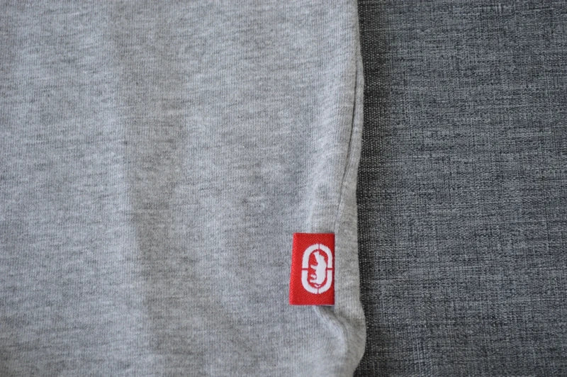Eckō Unltd. Longline T-Shirt in Grau-Melange mit Backprint – Gr. XS