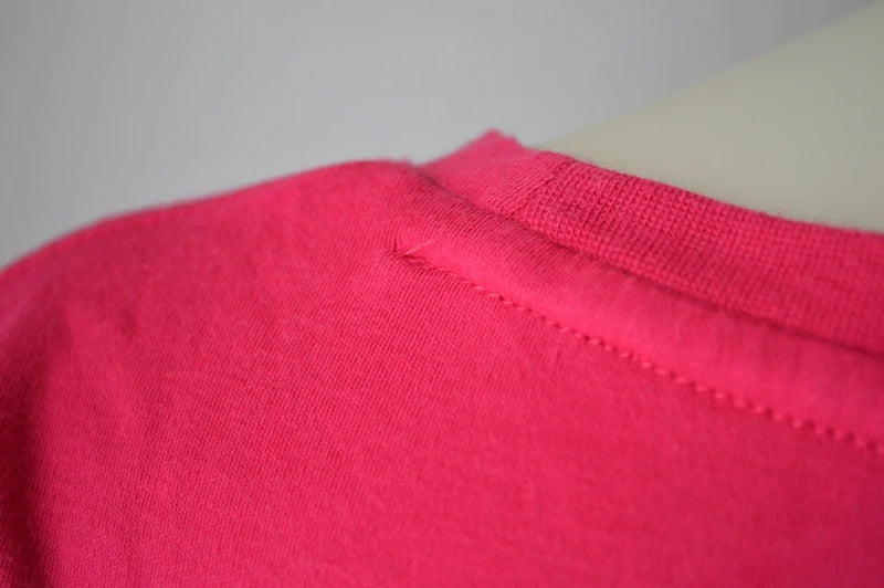 FILA – Damen T-Shirt mit Logo-Stickerei in Magenta / Beere – Gr. M (geschätzt)