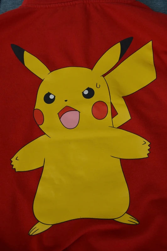 H&M Divided x Pokémon Herren Pikachu Hoodie in Rot – Gr. M