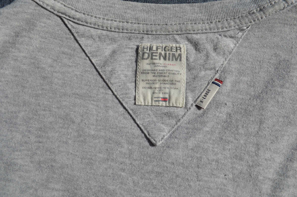 Hilfiger Denim Herren Vintage-Print T-Shirt in Grau-Meliert – Gr. XL