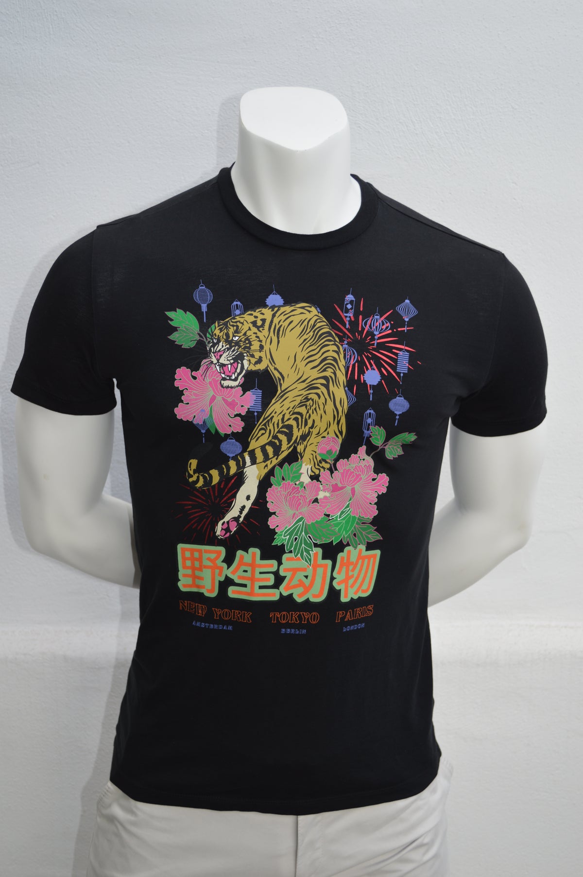 LOAVIES Damen Tiger Graphic T-Shirt in Schwarz mit "Wildlife"-Print – Gr. XS