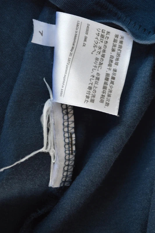 Levi's Classic Batwing Logo T-Shirt in Dunkelblau – Gr. M