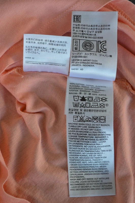 Levi's Classic Dot Batwing Logo T-Shirt in PfirsichApricot – Gr. M