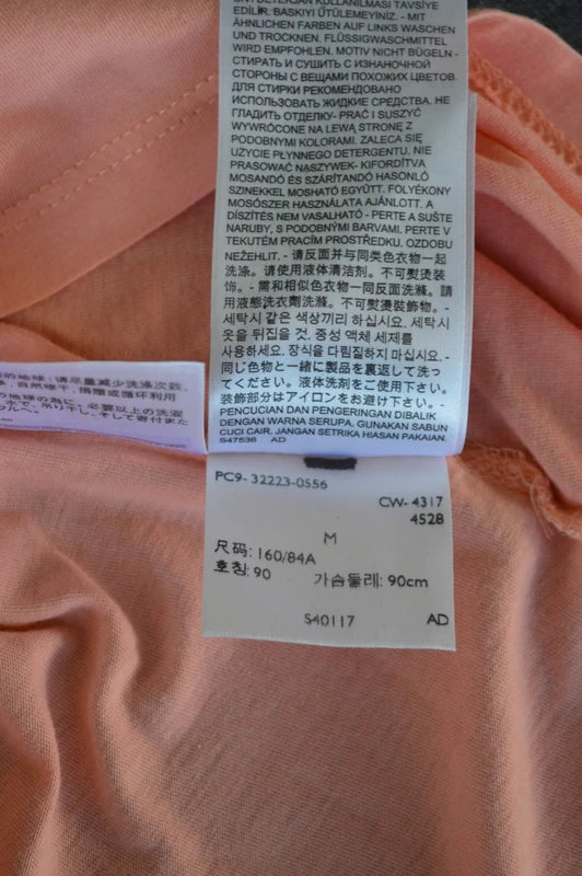 Levi's Classic Dot Batwing Logo T-Shirt in PfirsichApricot – Gr. M