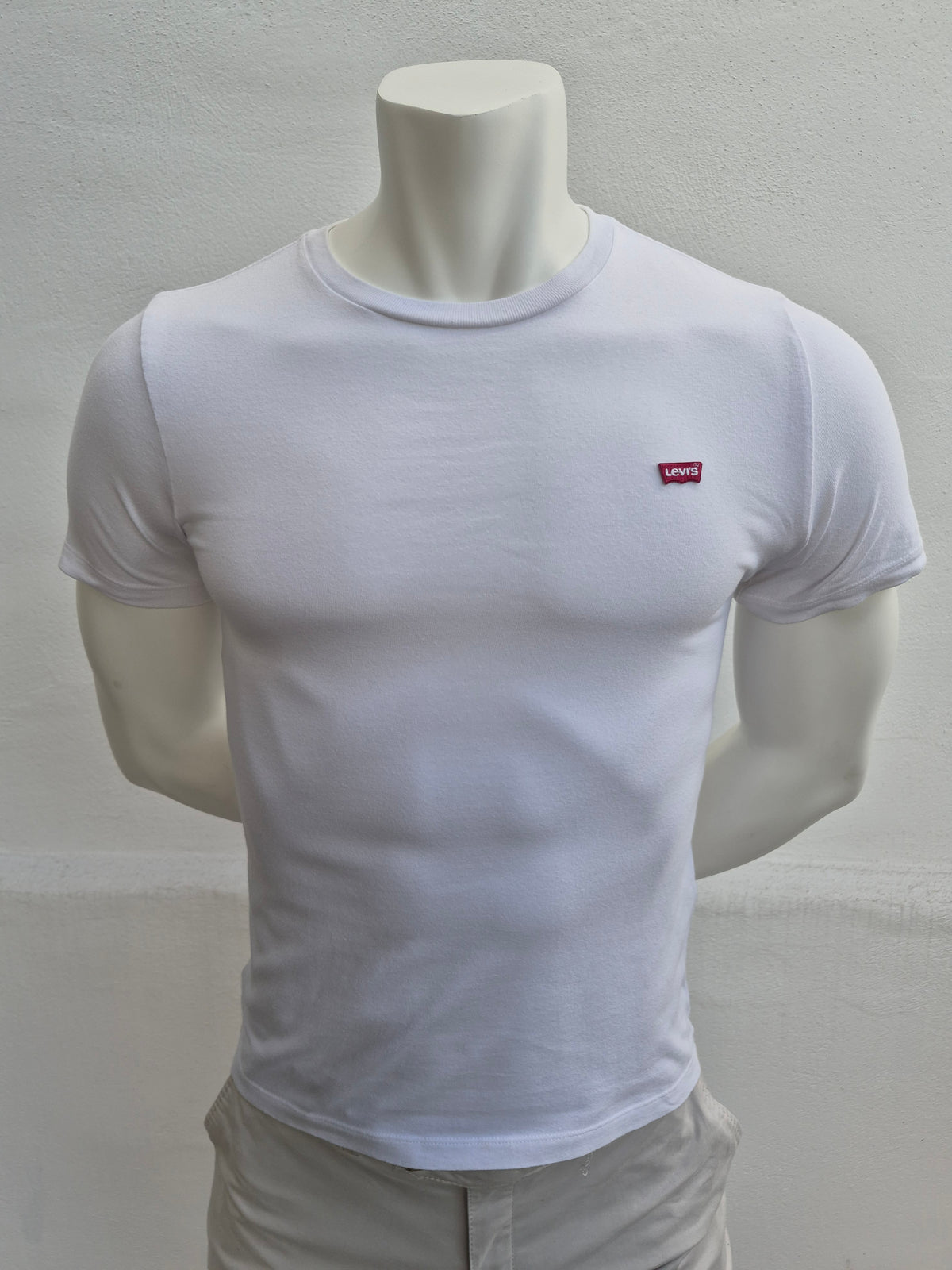 Levi's Classic T-Shirt mit Logo-Stickerei – Weiß – Größe XS