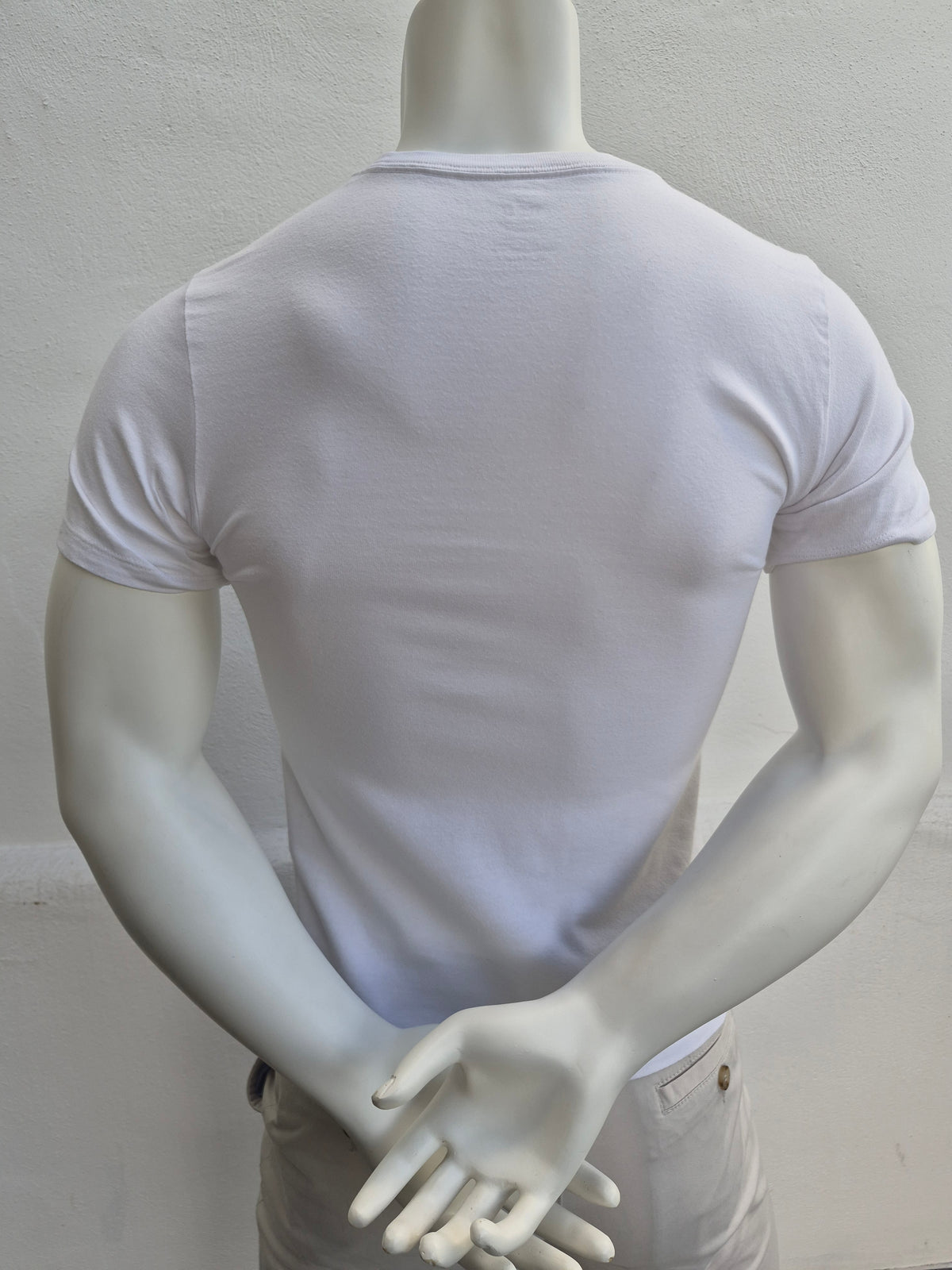 Levi's Classic T-Shirt mit Logo-Stickerei – Weiß – Größe XS