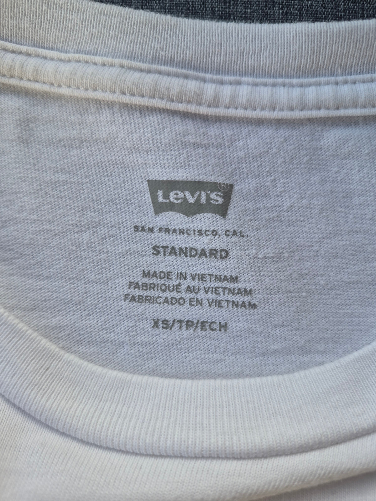 Levi's Classic T-Shirt mit Logo-Stickerei – Weiß – Größe XS