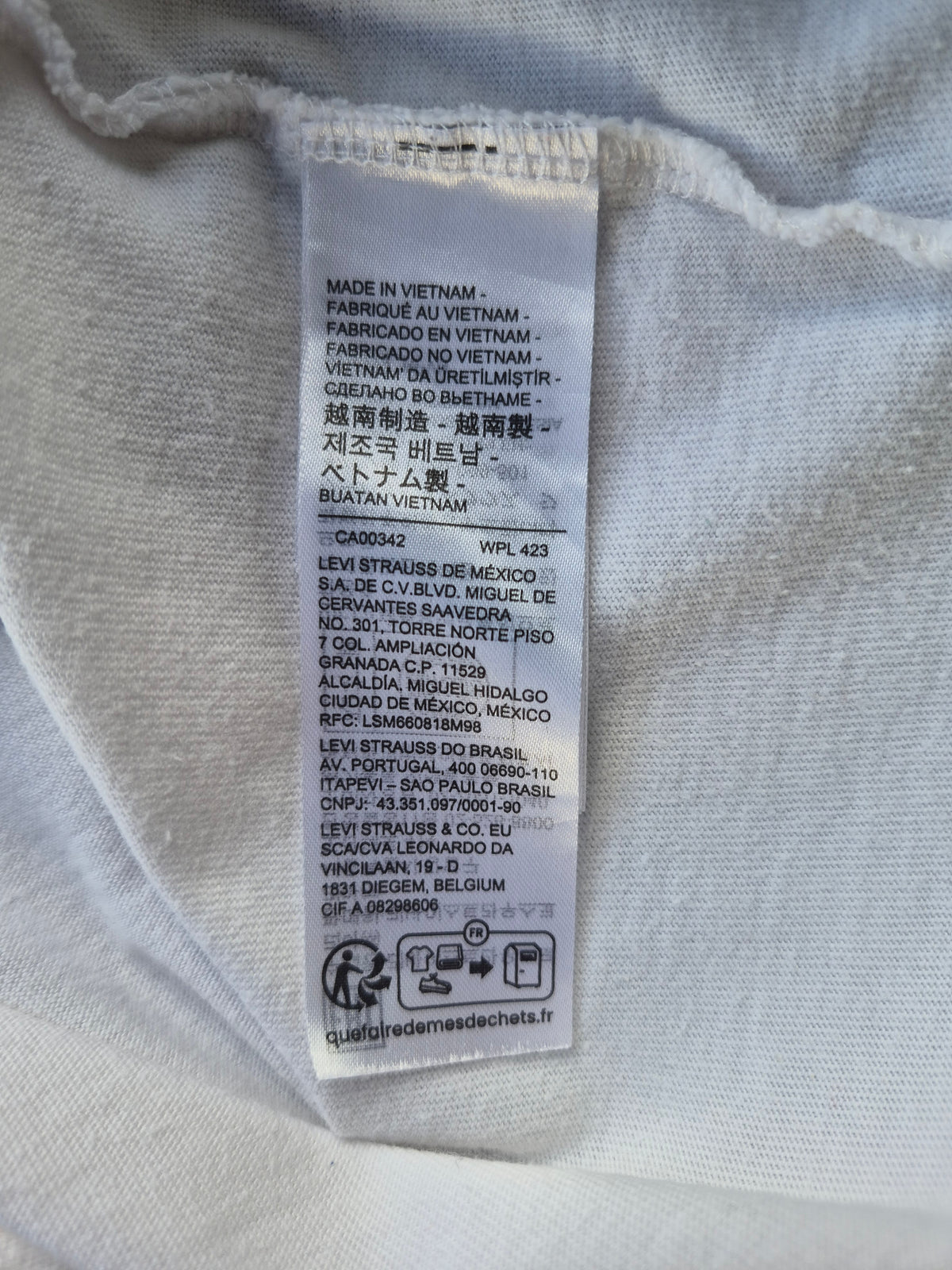 Levi's Classic T-Shirt mit Logo-Stickerei – Weiß – Größe XS
