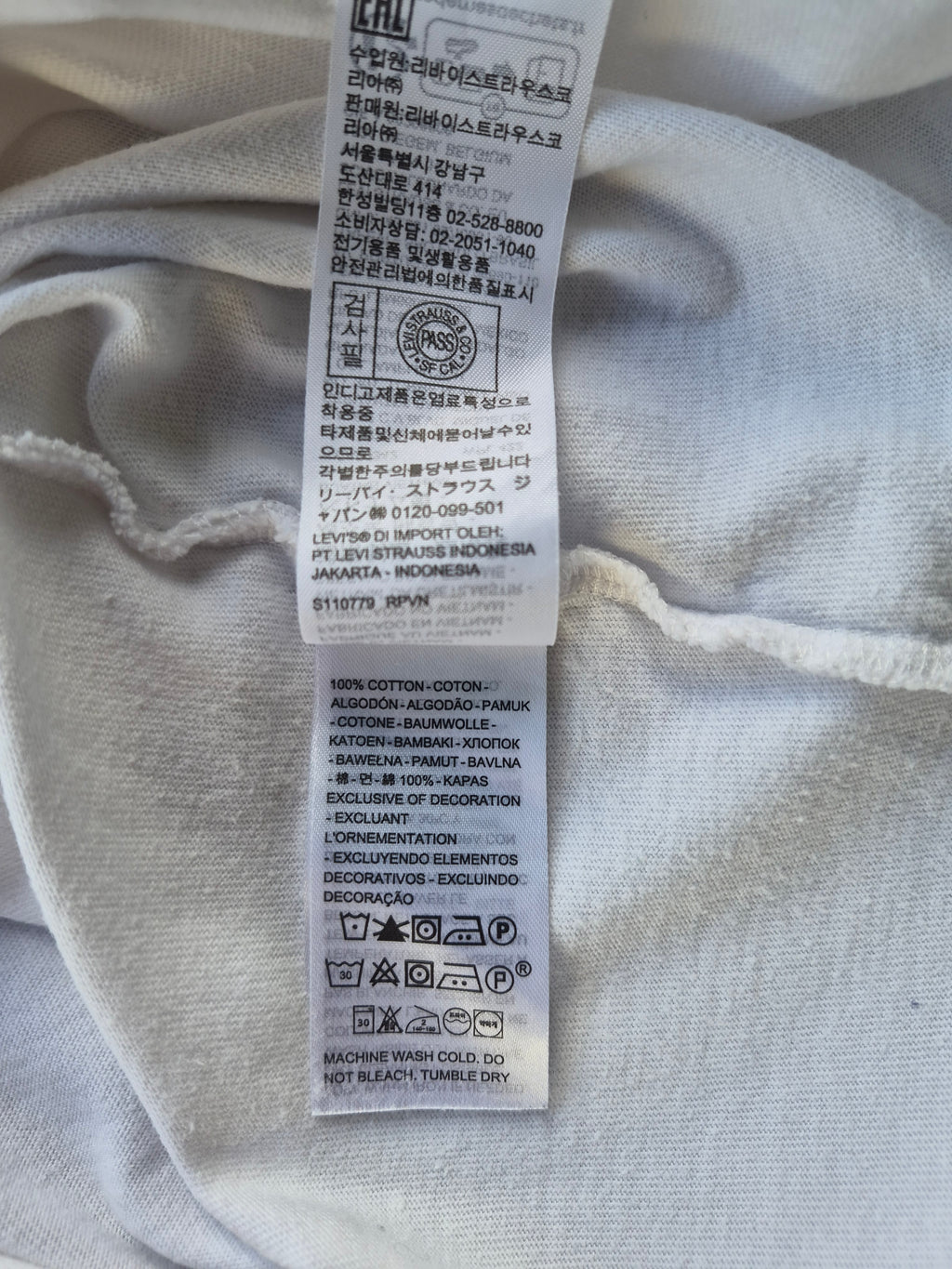 Levi's Classic T-Shirt mit Logo-Stickerei – Weiß – Größe XS