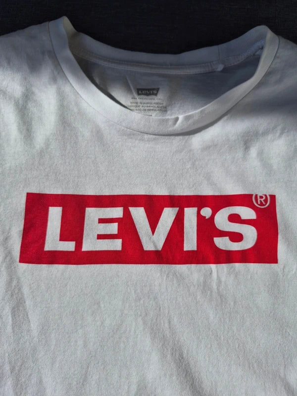 Levi's Damen Classic Batwing Logo T-Shirt in Weiß – Gr. S