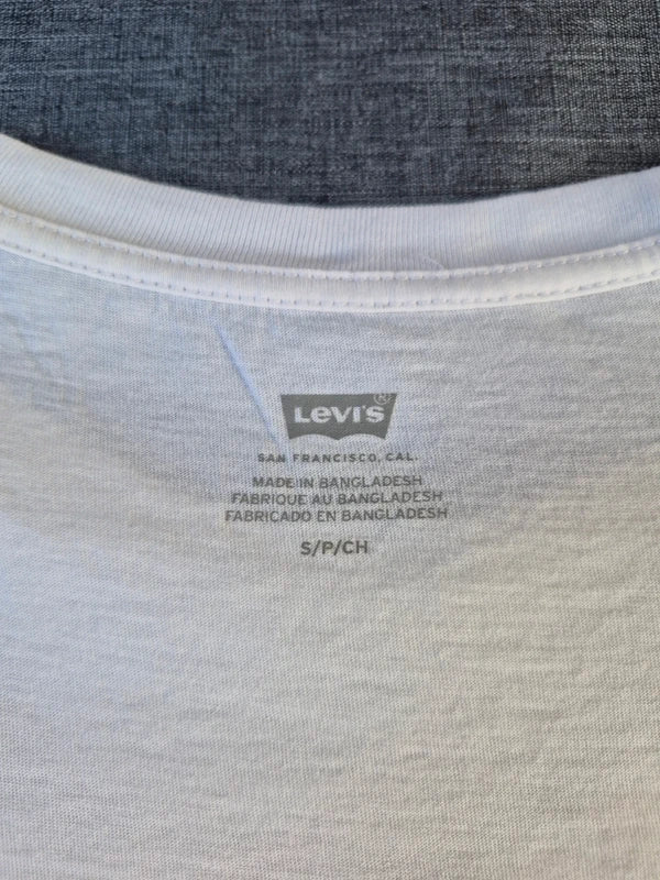 Levi's Damen Classic Batwing Logo T-Shirt in Weiß – Gr. S