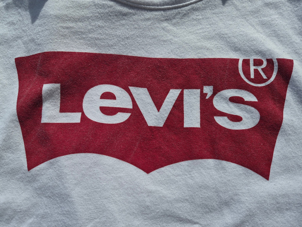 Levi's Damen Muscle Tanktop Graphic Muscle Tee mit rotem Batwing-Logo – Weiß – Gr. M