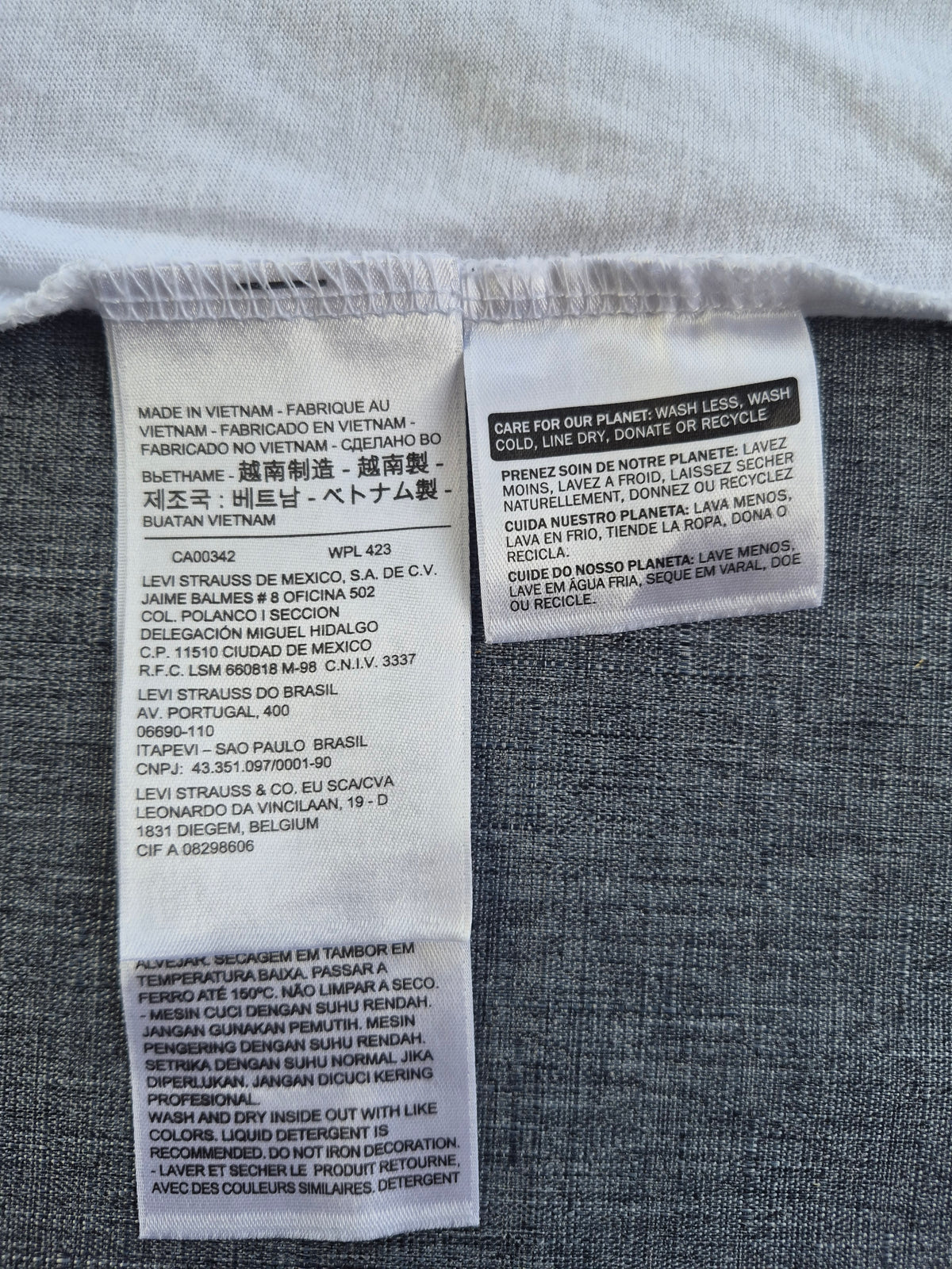 Levi's Damen Muscle Tanktop Graphic Muscle Tee mit rotem Batwing-Logo – Weiß – Gr. M