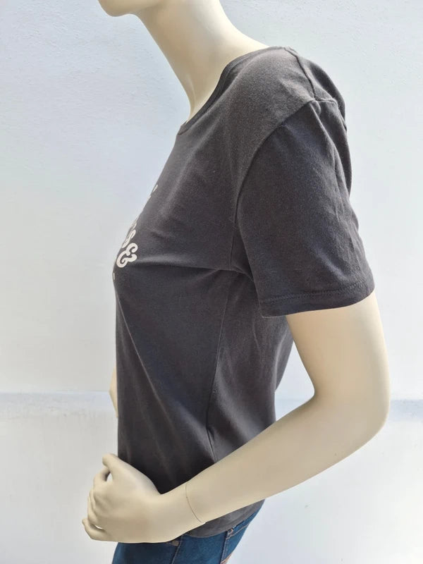 Levi's Damen Retro Script Graphic T-Shirt in Anthrazit – Gr. XS