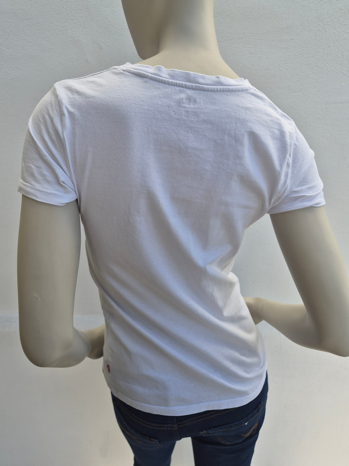 Levi's Damen T-Shirt "Perfect Tee" mit buntem Batwing-Logo – Weiß – Gr. XXS