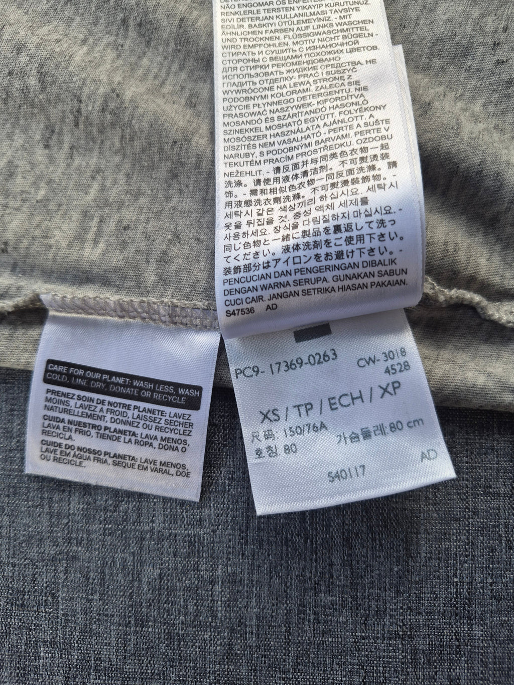 Levi's Damen T-Shirt "The Perfect Tee" mit rotem Batwing-Logo – Graumeliert – Gr. XS