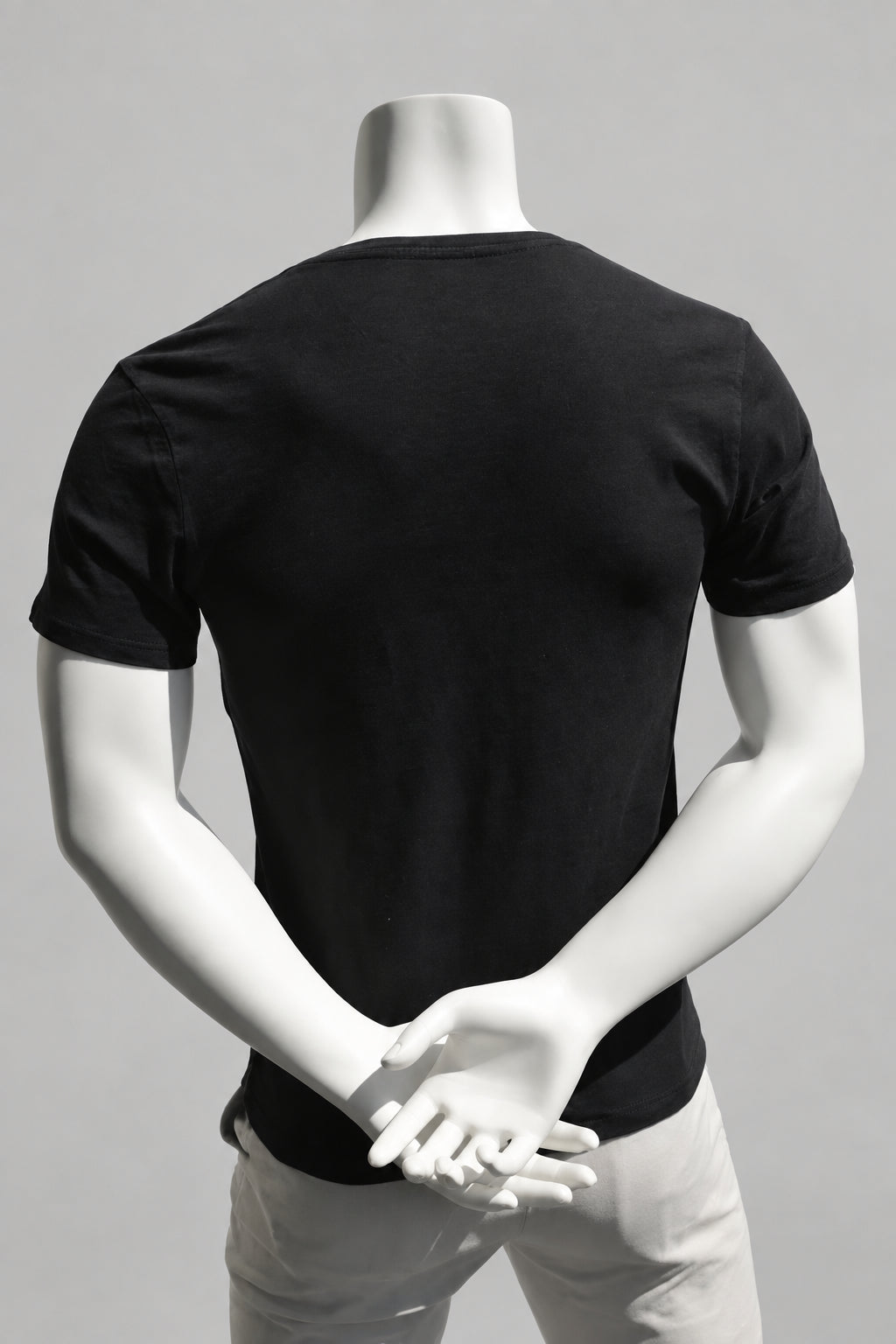 Levi's Graphic V-Neck T-Shirt "Motorcycle Races San Francisco" in Schwarz – Gr. S