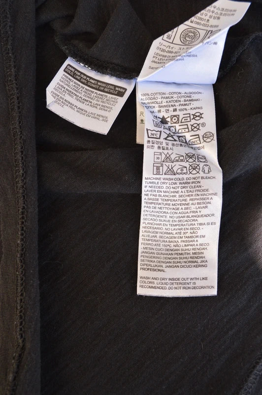 Levi's Graphic V-Neck T-Shirt "Motorcycle Races San Francisco" in Schwarz – Gr. S