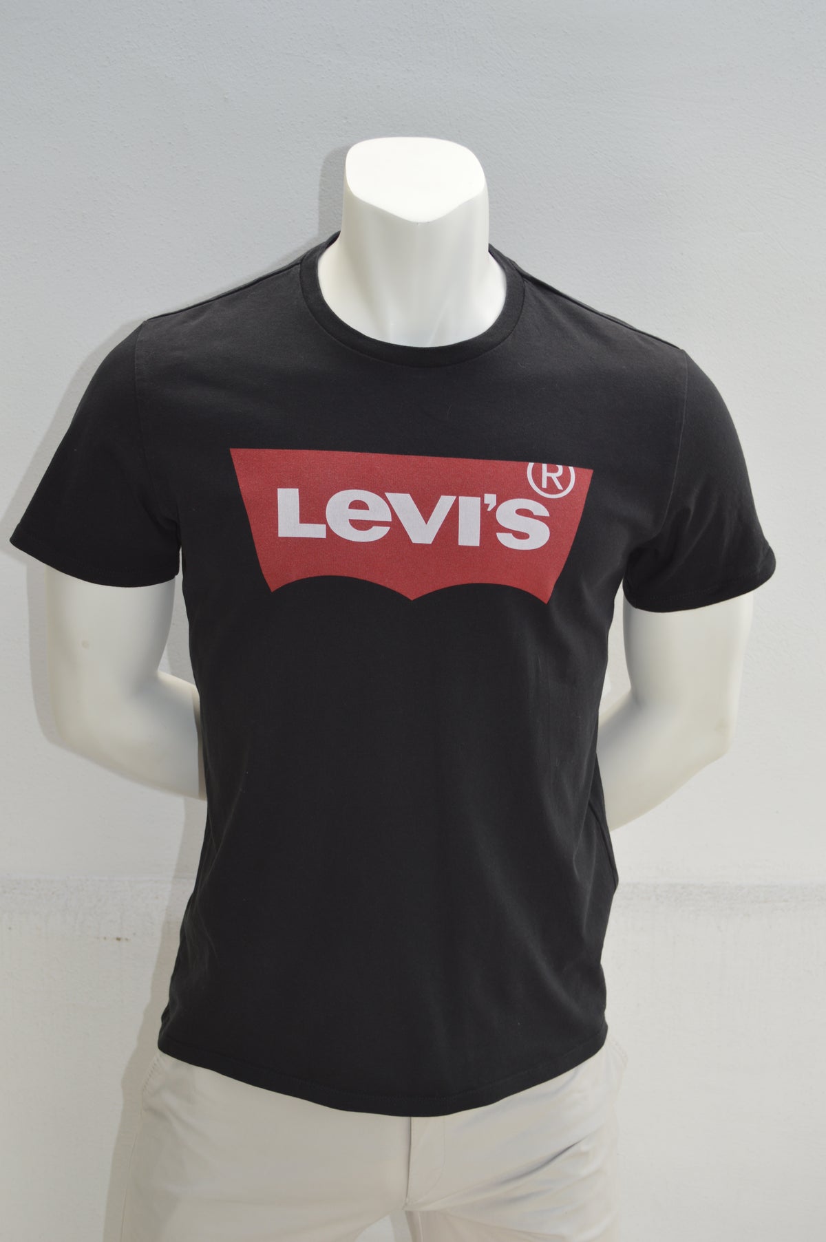 Levi's Herren Classic Batwing Logo T-Shirt in Schwarz – Gr. L