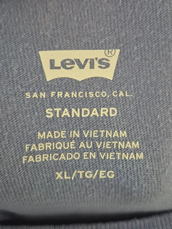 Levi's Herren Crewneck T-Shirt – Blau mit rotem Flaggen-Logo – Gr. XL