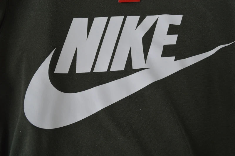 Nike Damen Futura Logo T-Shirt in Olivgrün – Gr. XS