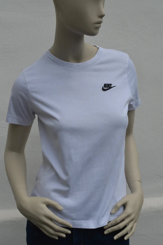 Nike Damen Mini-Swoosh T-Shirt in Weiß – Gr. XS/S (Junior L)