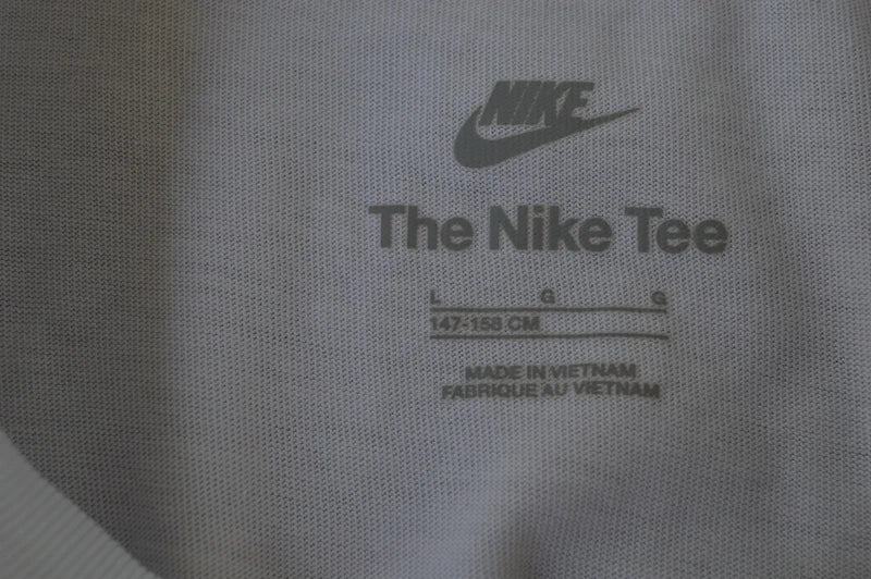 Nike Damen Mini-Swoosh T-Shirt in Weiß – Gr. XS/S (Junior L)
