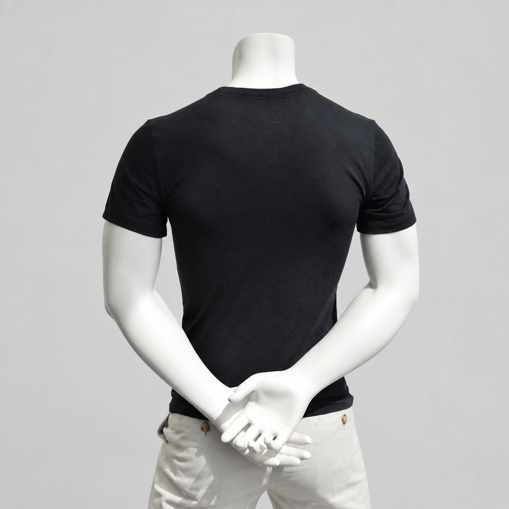 Nike Dri-FIT Graphic Swoosh T-Shirt in Schwarz/Gold – Gr. XS
