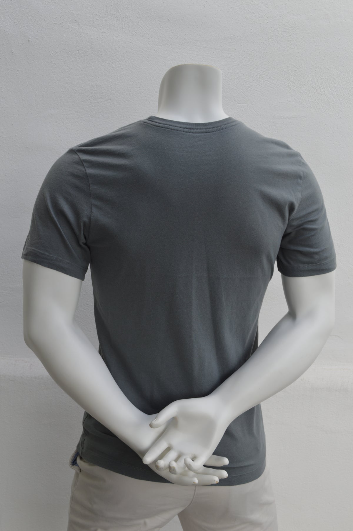 Nike Herren Club Tee Stick-Logo T-Shirt in Schiefergrau – Gr. S