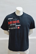 Nike Just Do It. Stacked Graphic T-Shirt in Schwarz – Gr. L
