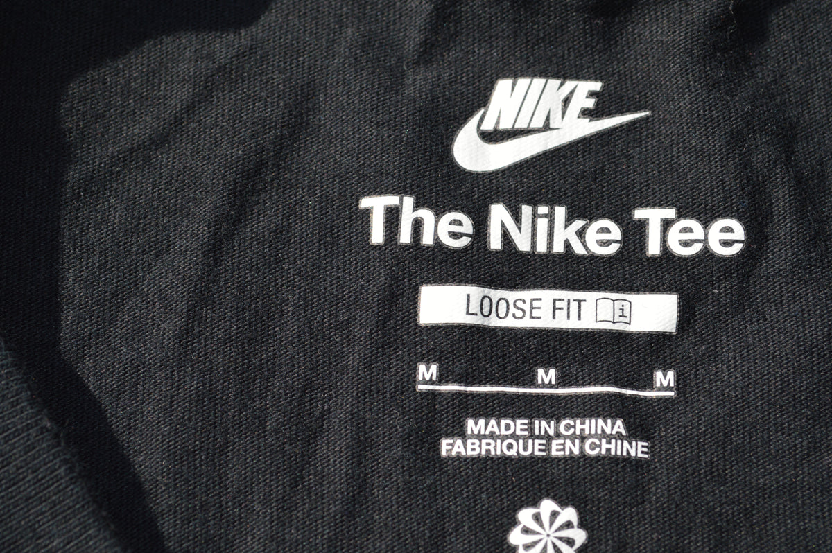 Nike Solo Swoosh T-Shirt Schwarz – Größe M