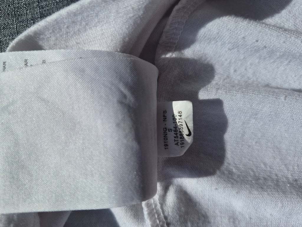 Nike Sportswear Damen Essential T-Shirt – Weiß/Schwarz – Gr. S