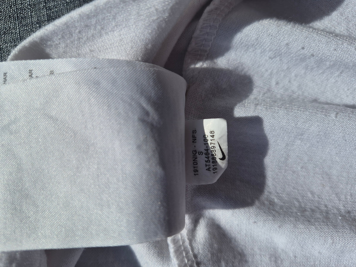Nike Sportswear Damen Essential T-Shirt – Weiß/Schwarz – Gr. S