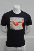 Nike Sportswear Herren Graphic T-Shirt The Creation of Adam Schwarz – Größe S (AR5052-010)