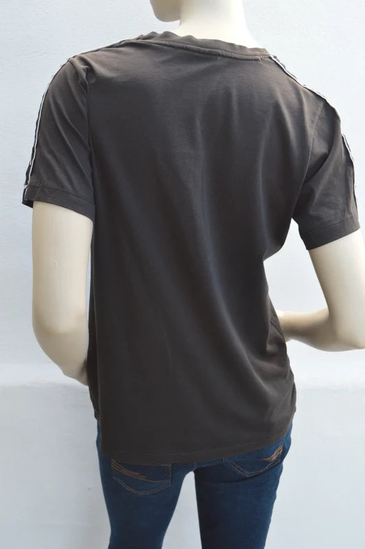 Nike Sportswear Repeat Swoosh Tape T-Shirt in Schwarz – Gr. XS/S
