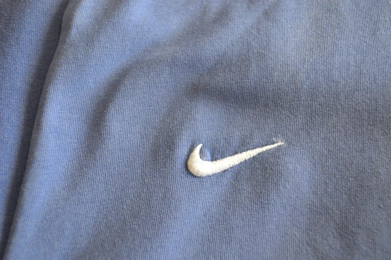Nike – Damen V-Neck Top "The Athletic Dept." in Lavendelblau – Gr. XL (D 48/50 – Guter Zustand)
