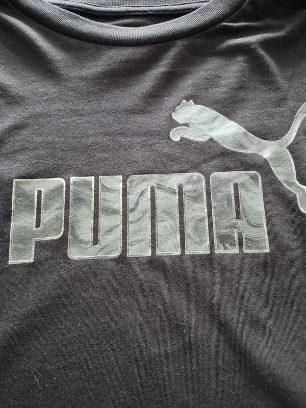 PUMA Damen Crop T-Shirt mit Metallic-Logo in Schwarz/Silber – Gr. S