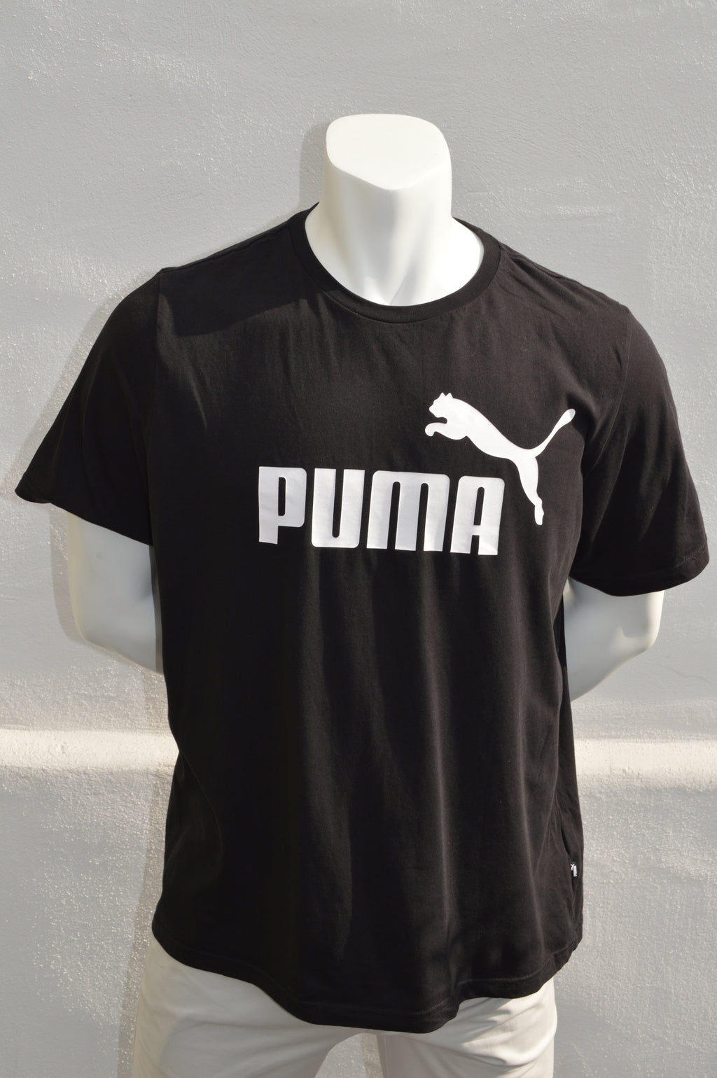 PUMA Essentials No. 1 Logo Herren T-Shirt Schwarz – Größe XL (Relaxed Fit, 100% Baumwolle)